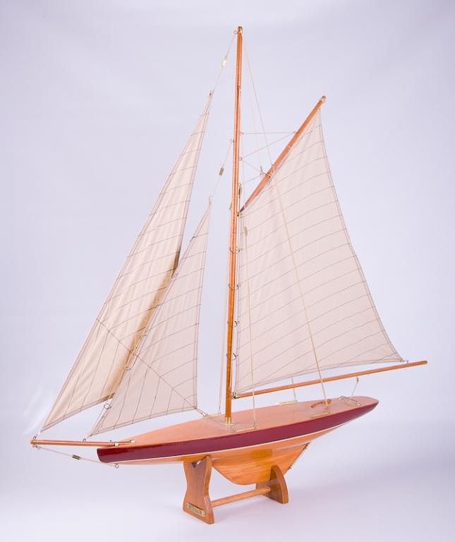 Vintage 185 Cup Racer Wooden Pond Yacht, Model Sailboat