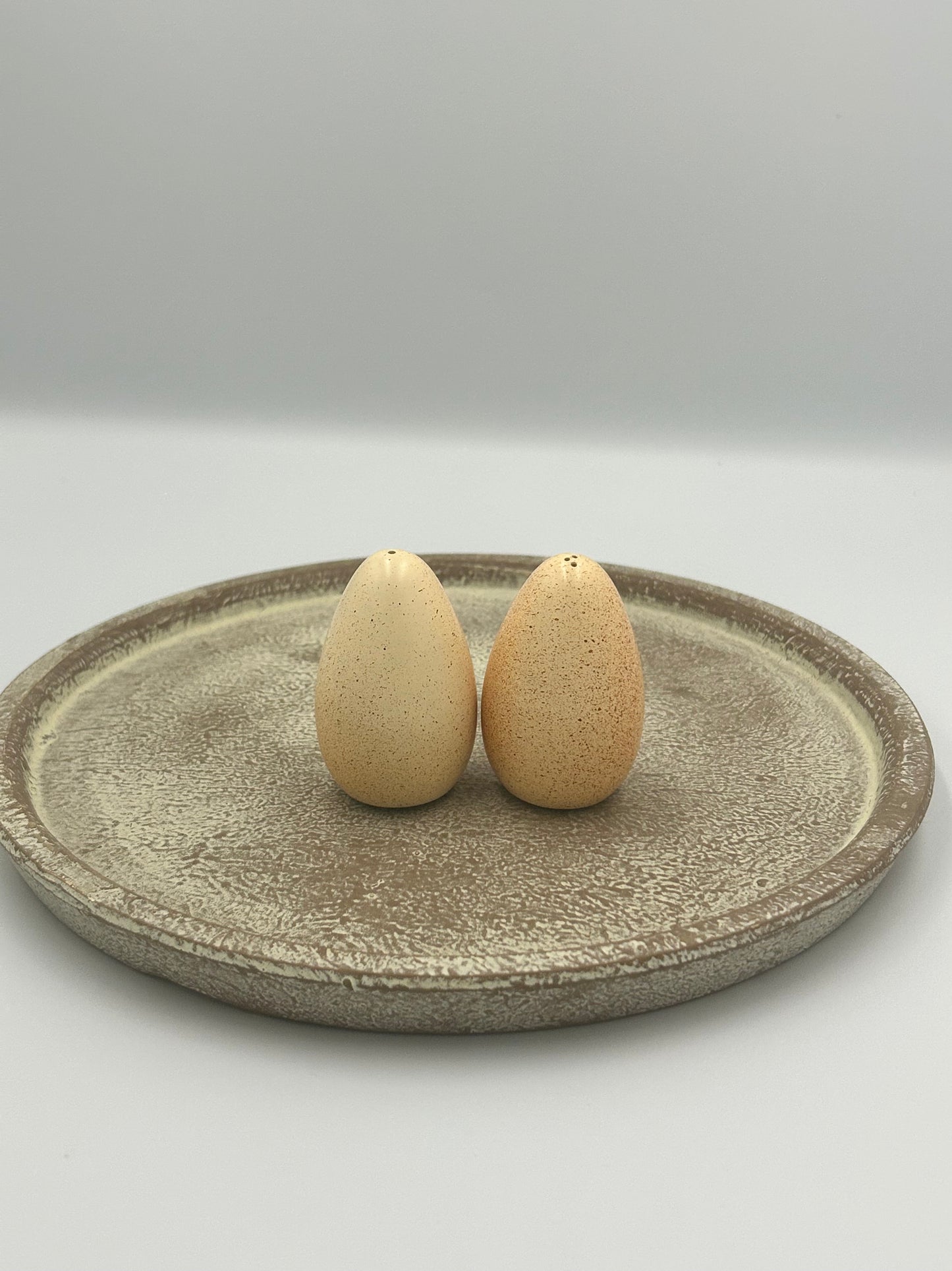 Egg Salt & Pepper Shakers